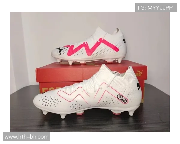 提升足球鞋包裹性的重要性及其对球员表现的影响分析